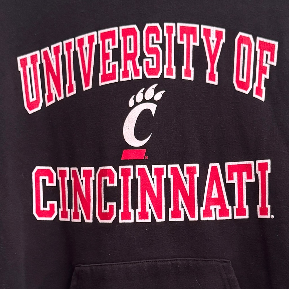 University of Cincinnati Bearcats Champion Hoodie, Medium - Picture 2 of 2